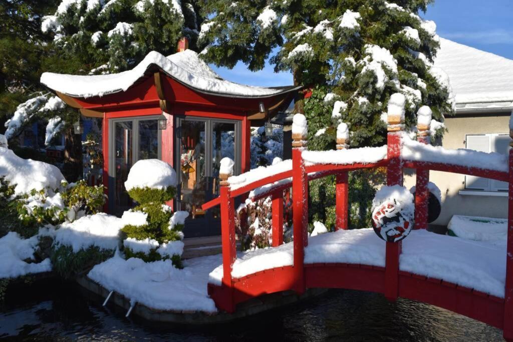 Gite Au Printemps Japonais, Petit Train De La Mure, Parc Des Ecrins Pierre-Chatel Экстерьер фото