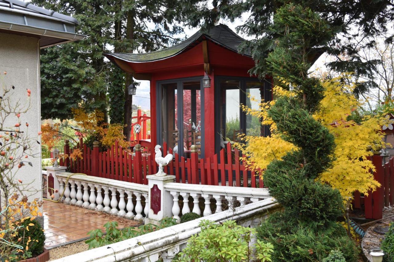 Gite Au Printemps Japonais, Petit Train De La Mure, Parc Des Ecrins Pierre-Chatel Экстерьер фото